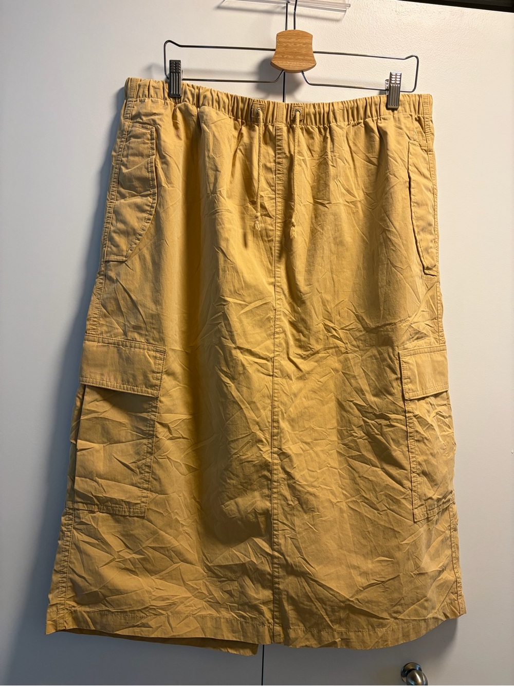 TNA Squad Cargo Skirt Midi Khaki Sandy Beige